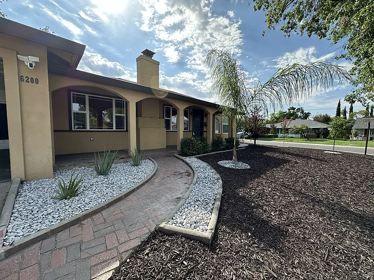 6200 Claussen Way — Photo 3