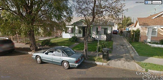 1st image of 923 W 65th St