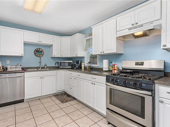 4th image of 1016 Shady Ln
