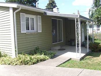 2nd image of 1020 Pierce Ave