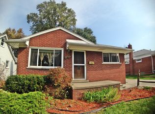 28306 Shock St, Saint Clair Shores, MI