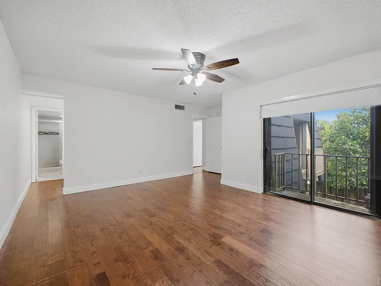 105 Woodland Rd — Photo 37