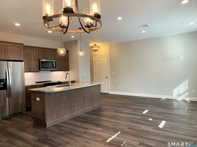 501 Edgewater Cir, East Hampton, CT