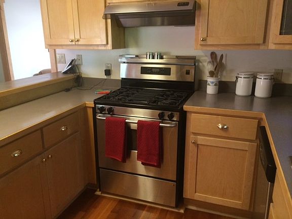 4th image of 755 Creek Dr