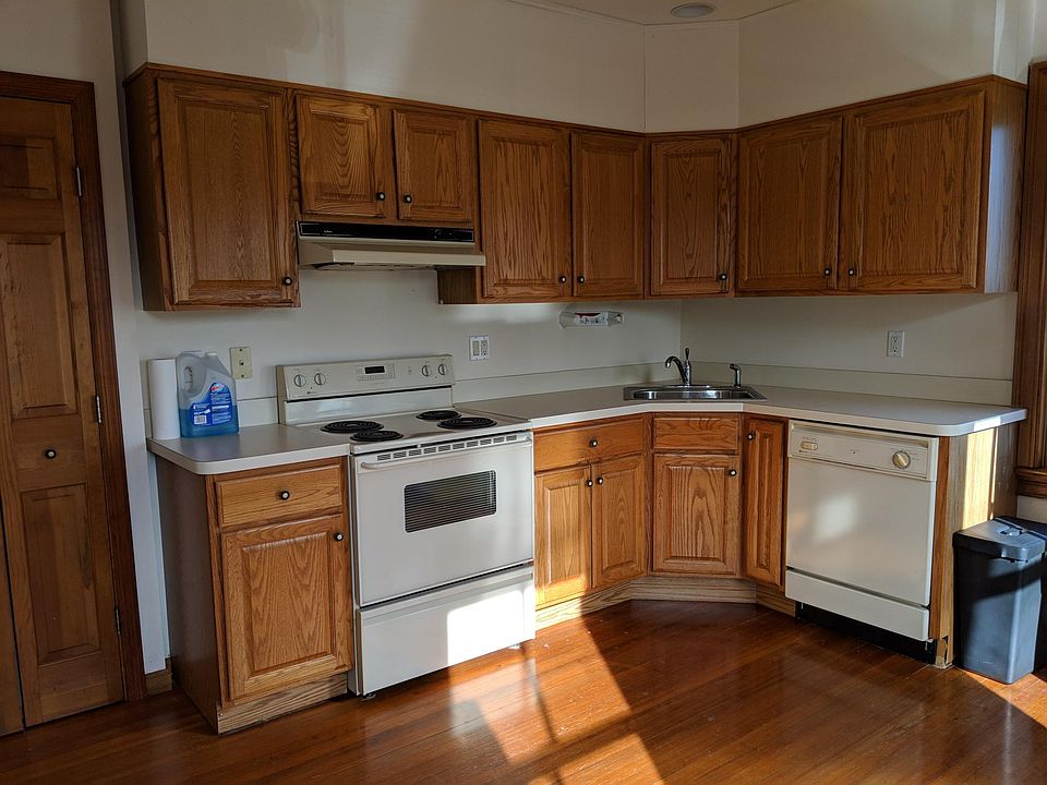 1st image of 28 Hoyt St #A