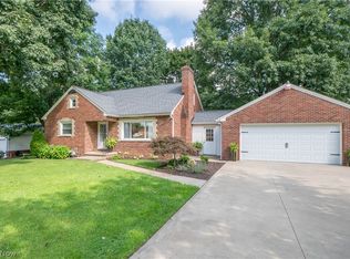 1215 Easton St NE, Canton, OH 44721