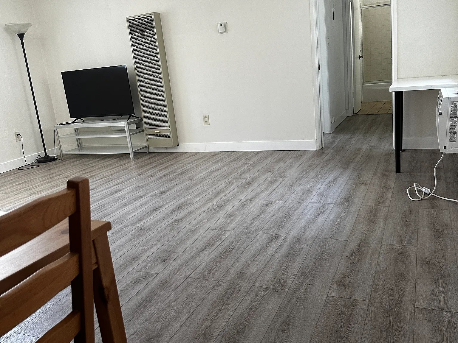 115 S Meridith Ave — Photo 1