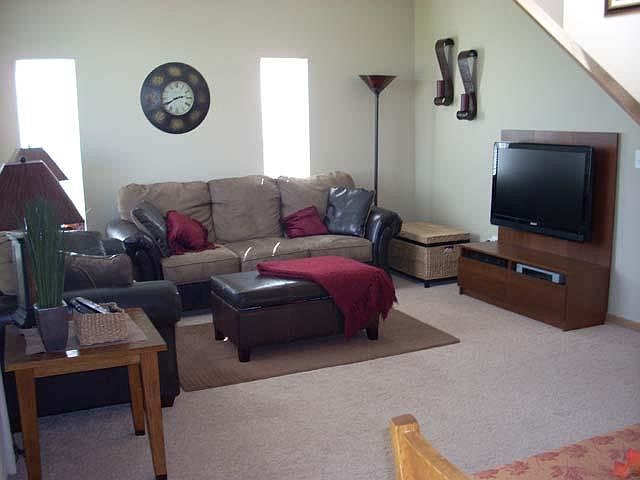 2nd image of 11139 Cresthaven Trl