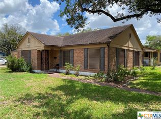 1802 E Virginia Ave, Victoria, TX 77901