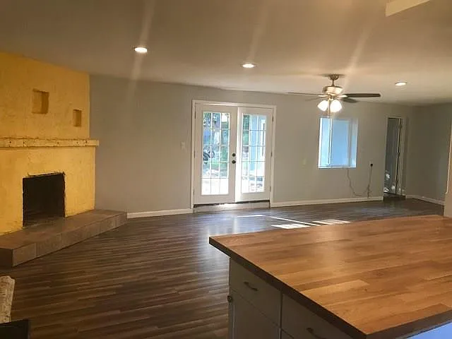 6304 Hudson Bend Rd — Photo 3