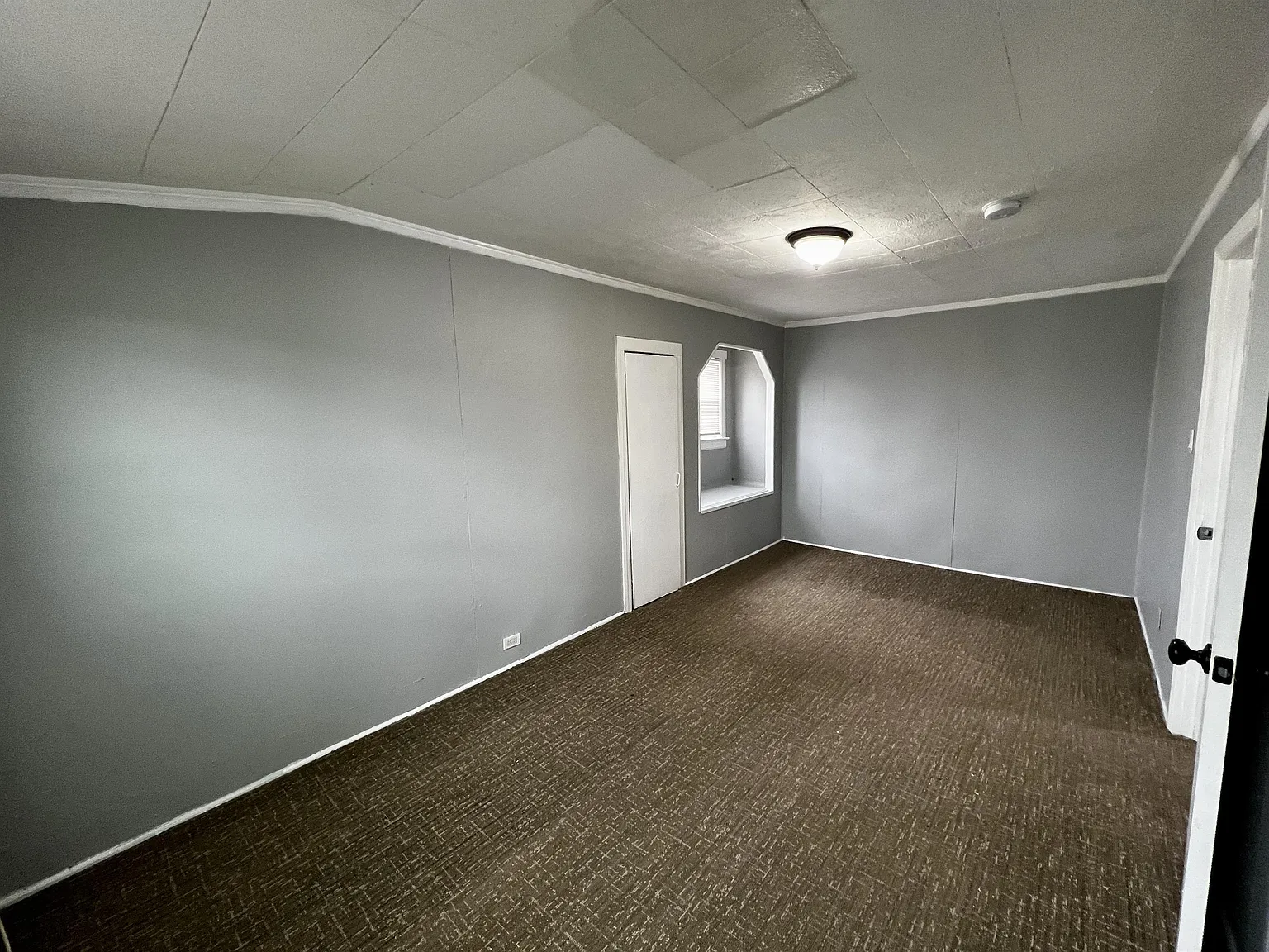 27 Evans Avenue - FL2 — Photo 2