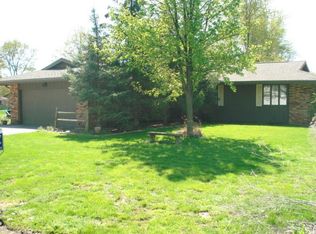 405 W Parker Ave, Robinson, IL 62454