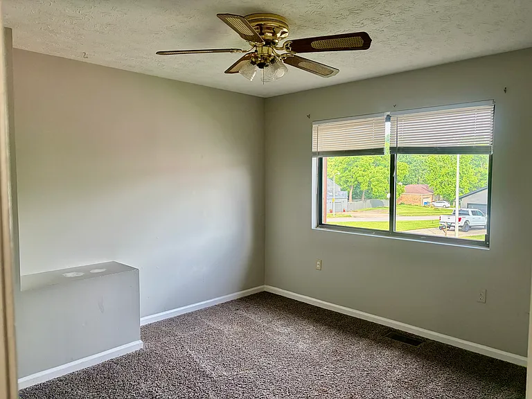 3660 Walden Dr — Photo 15