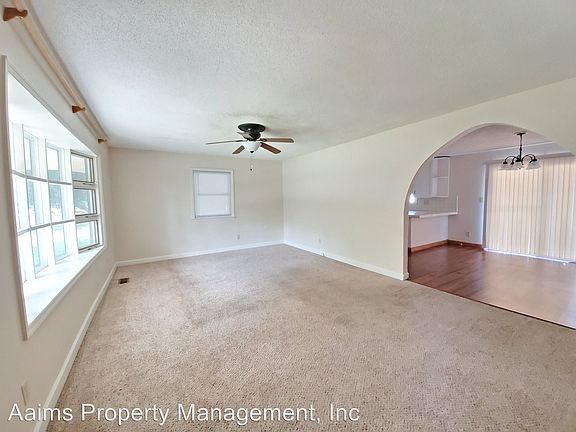 2nd image of 4962 Pinewood Dr