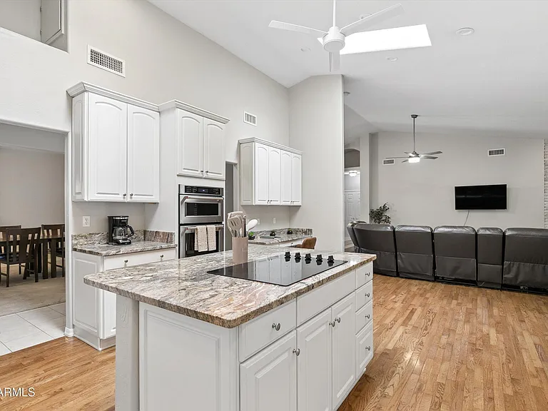 8611 W Foothill Dr — Photo 27