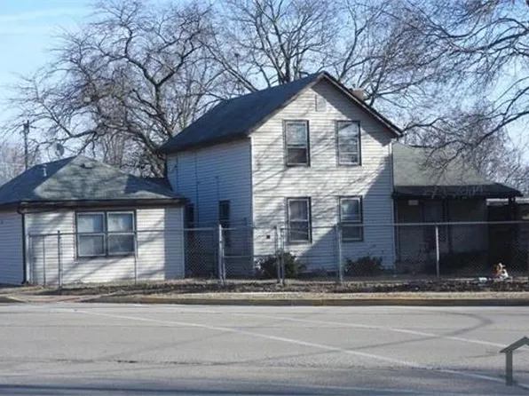 1203 S Galena Ave #1, Freeport, IL 61032