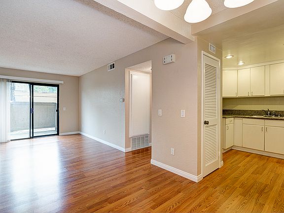 4th image of 22896 Hilton Head Dr Unit 317