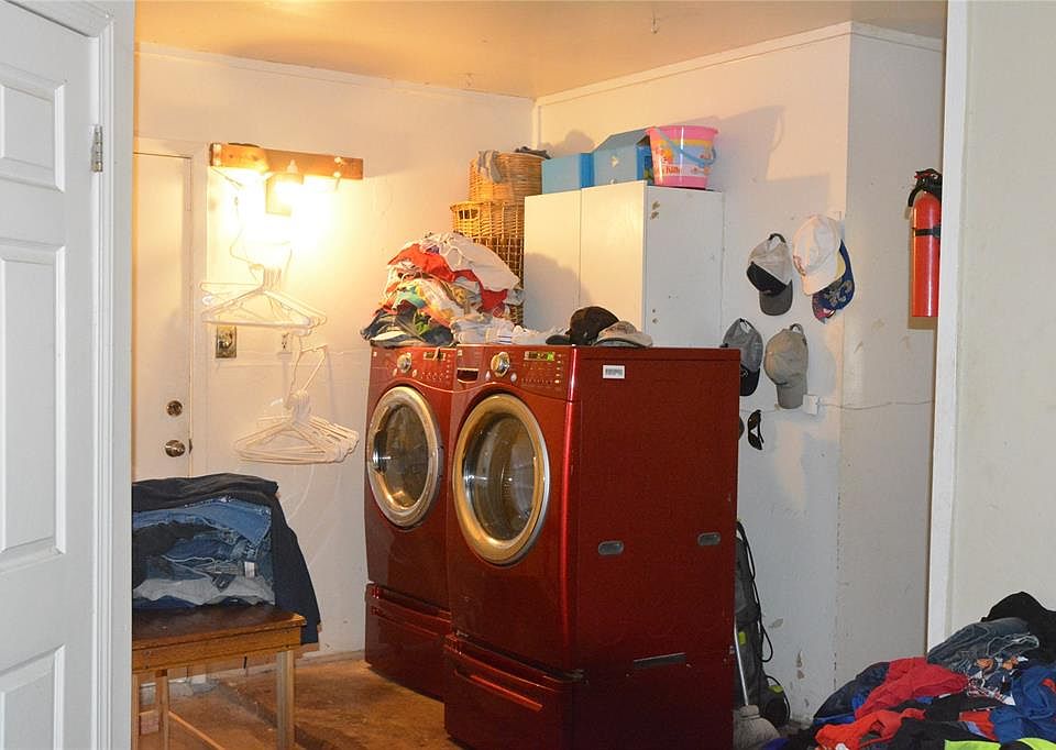 1st image of 7658 Crisp Wood Ln