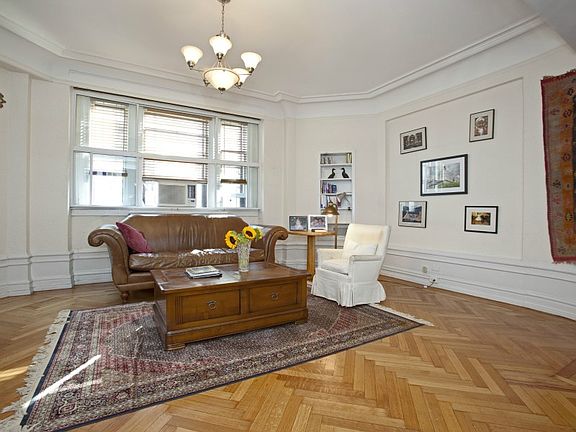2nd image of 2109 Broadway APT 941