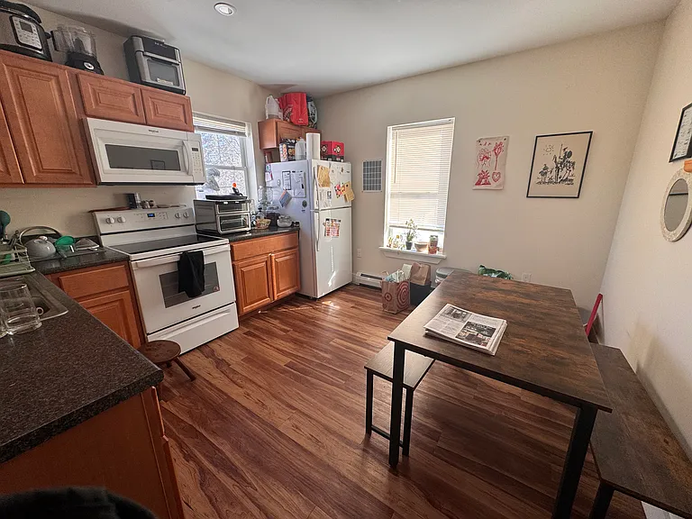 91 E Spring St #D — Photo 4