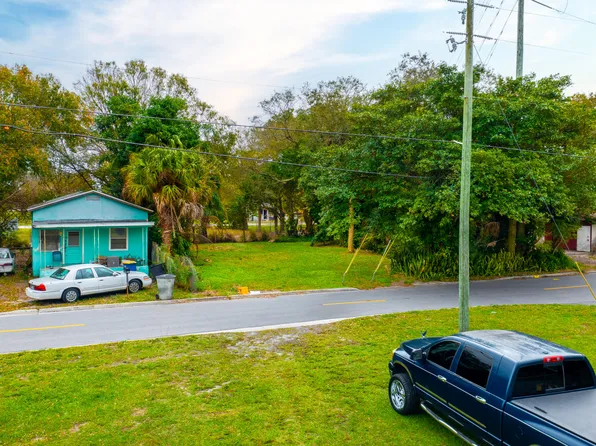 612 Dundas Court, Fort Pierce, FL 34950