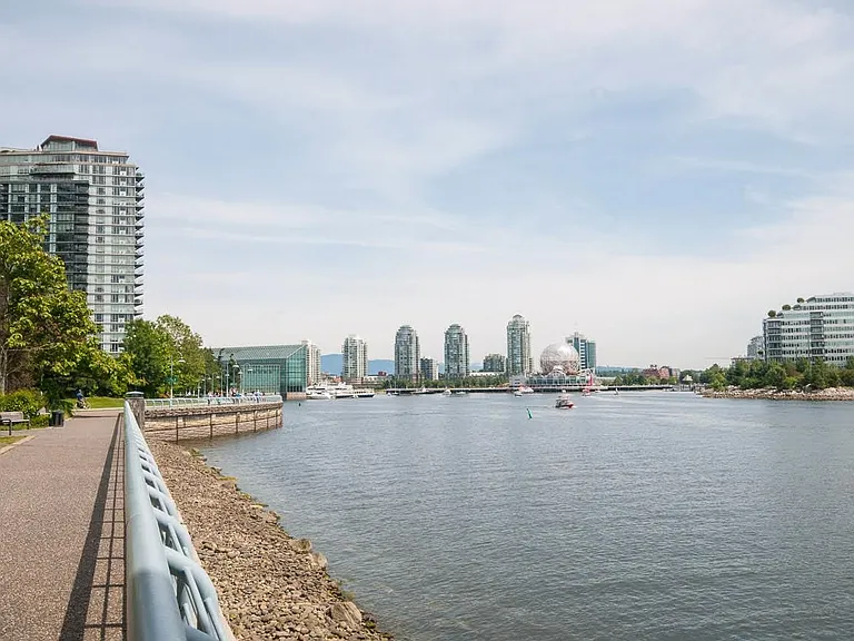 1033 Marinaside Cres #2M — Photo 39
