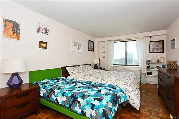 Sold by Douglas Elliman | media 8