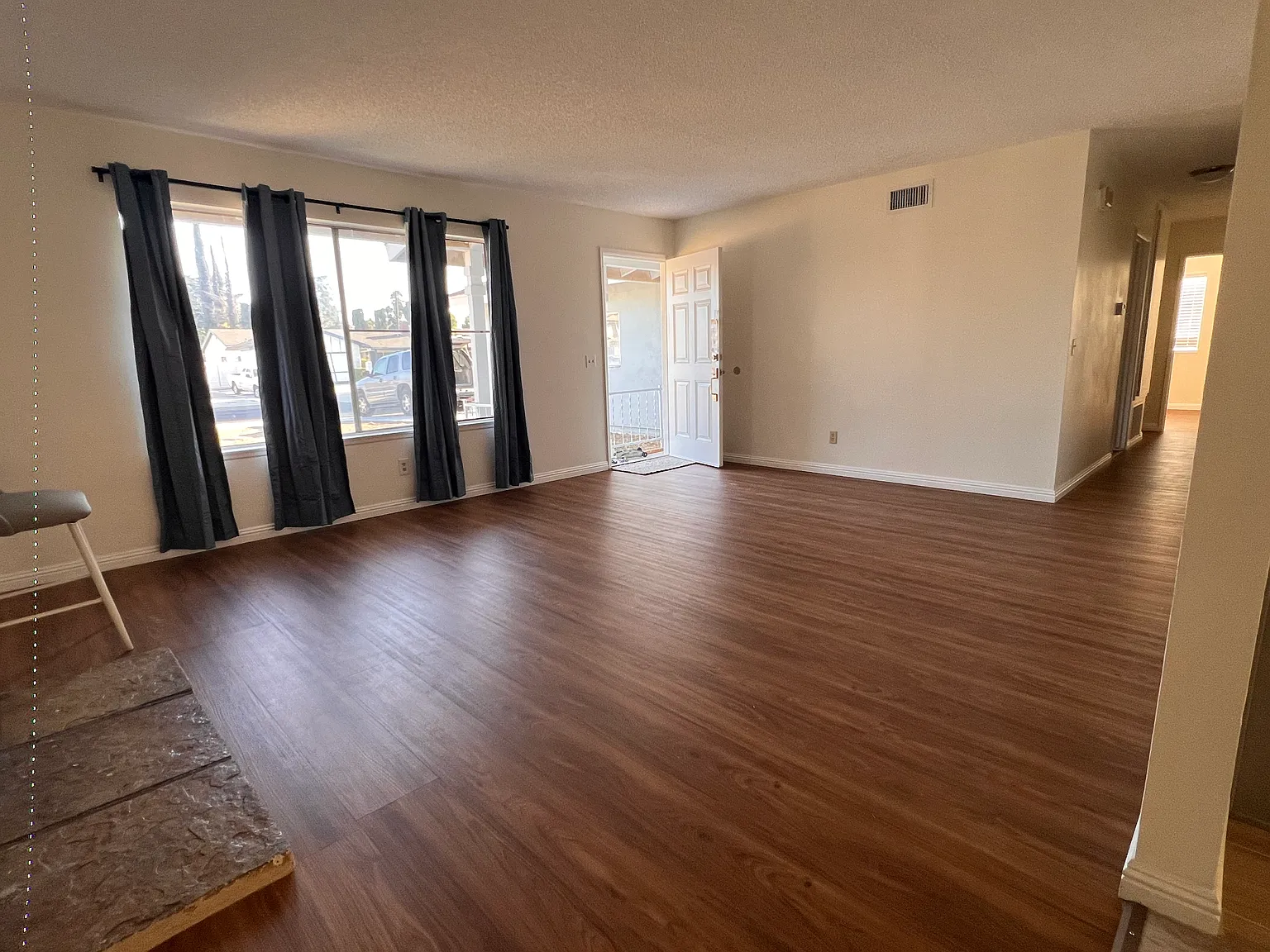 3 bed, 1232 sqft, $3,200 — Photo 2