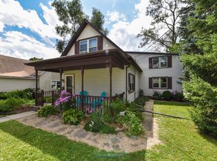 141 N Washington St, Carpentersville, IL 60110
