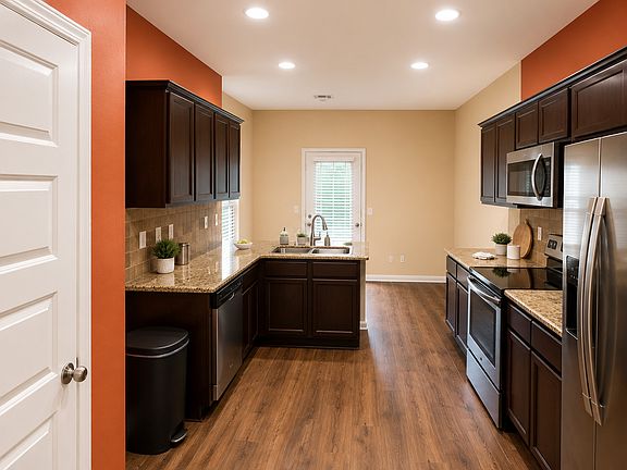 4th image of 293 Hillcrest Ct