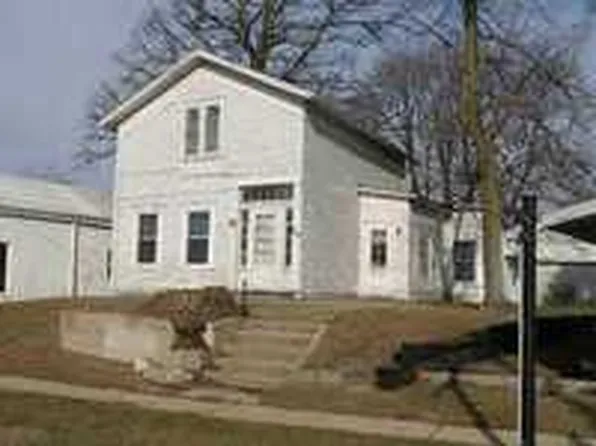 108 W Vine St, Edgerton, OH 43517