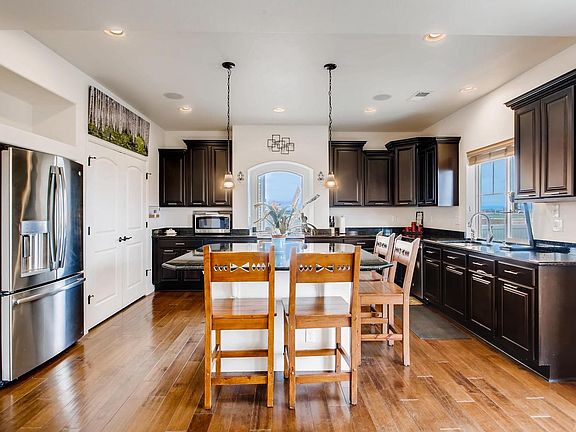 3rd image of 4767 Truckee St