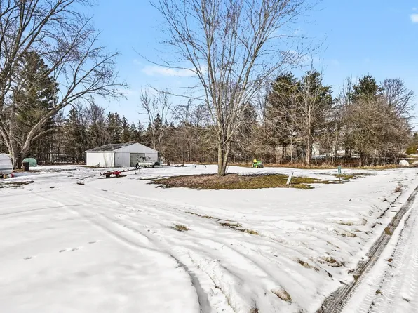 1058 & 1062 Wildcherry Dr, Gladwin, MI 48624