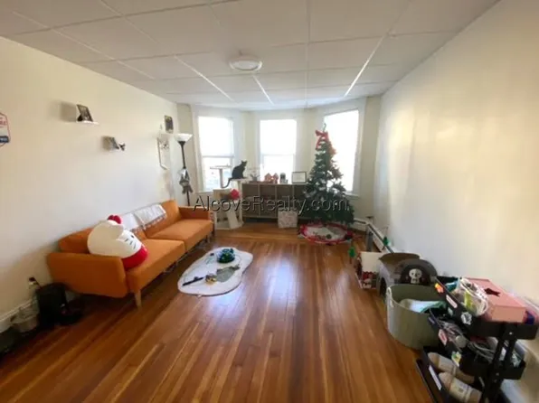 (undisclosed Address), Somerville, MA 02145