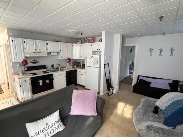 23 Sterling St, Clinton, MA