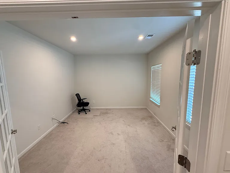 1209 Hinson Forest Rd — Photo 5