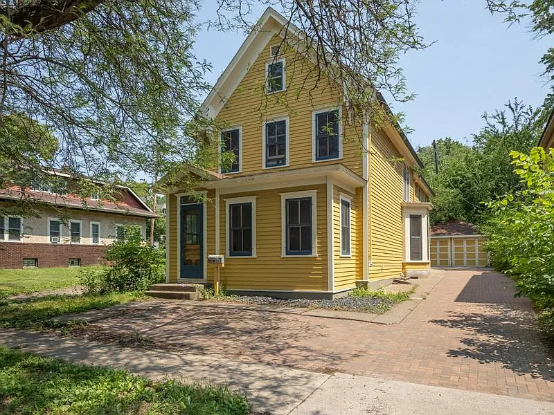 2 bed, 1100 sqft, $1,150 — Photo 1