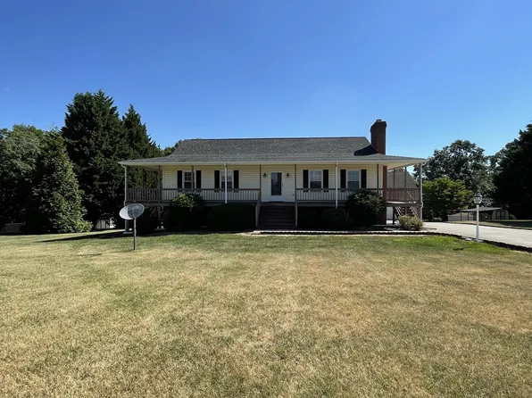 1884 Prophet Rd, Goode, VA 24556