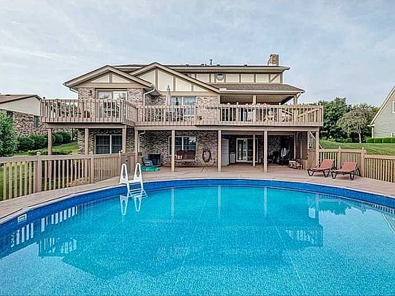4th image of 28 W Hunter Dr