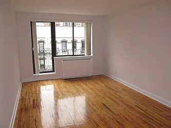 Rented by Metropolis Real Estate of Manhattan