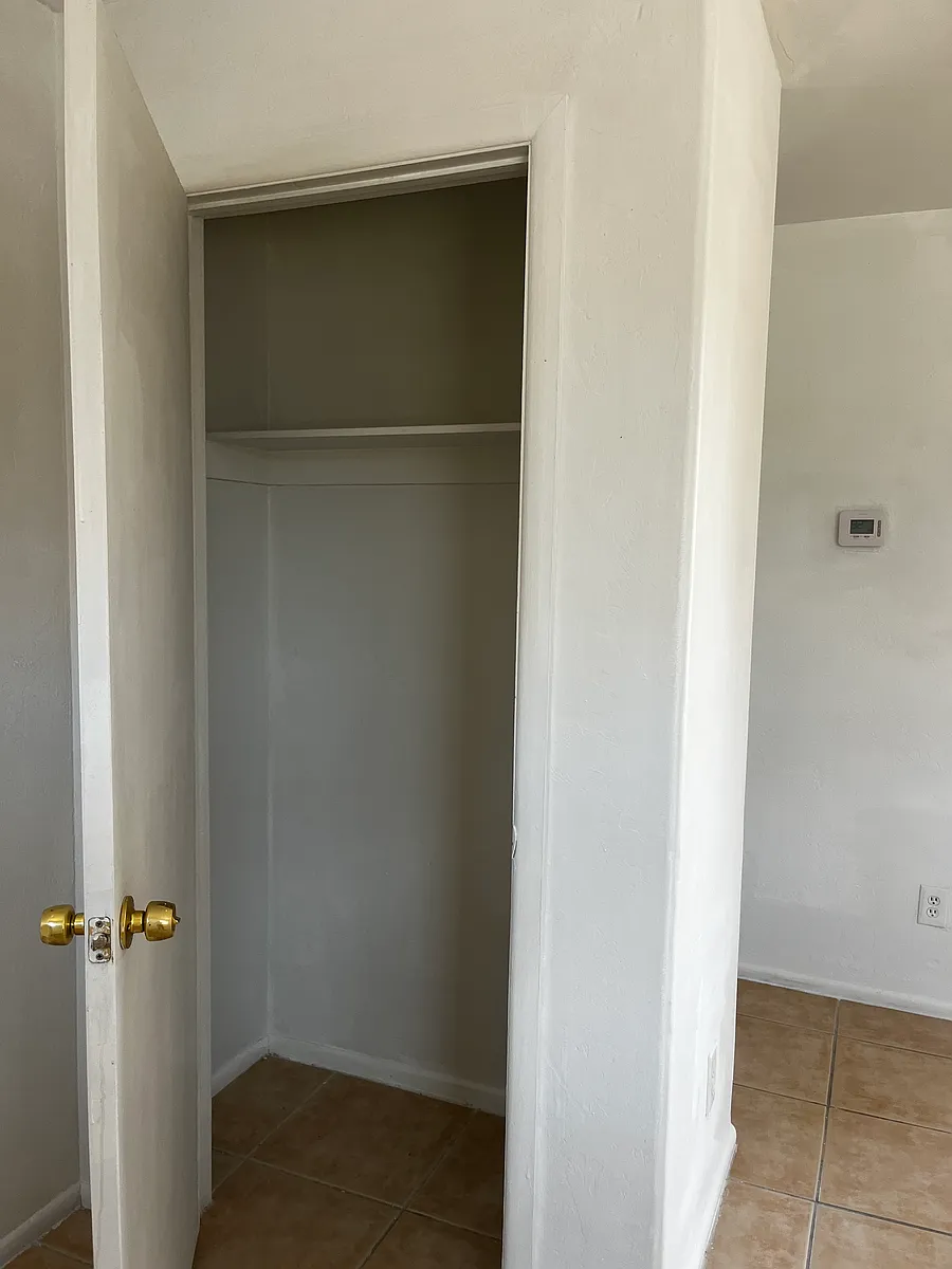 Building Photo - 2420 N Geronimo Ave #2