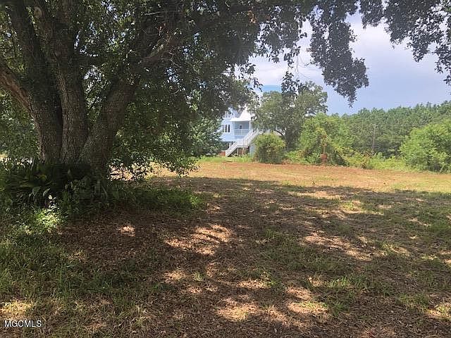 2nd image of 101 Pitcher Point Ave
