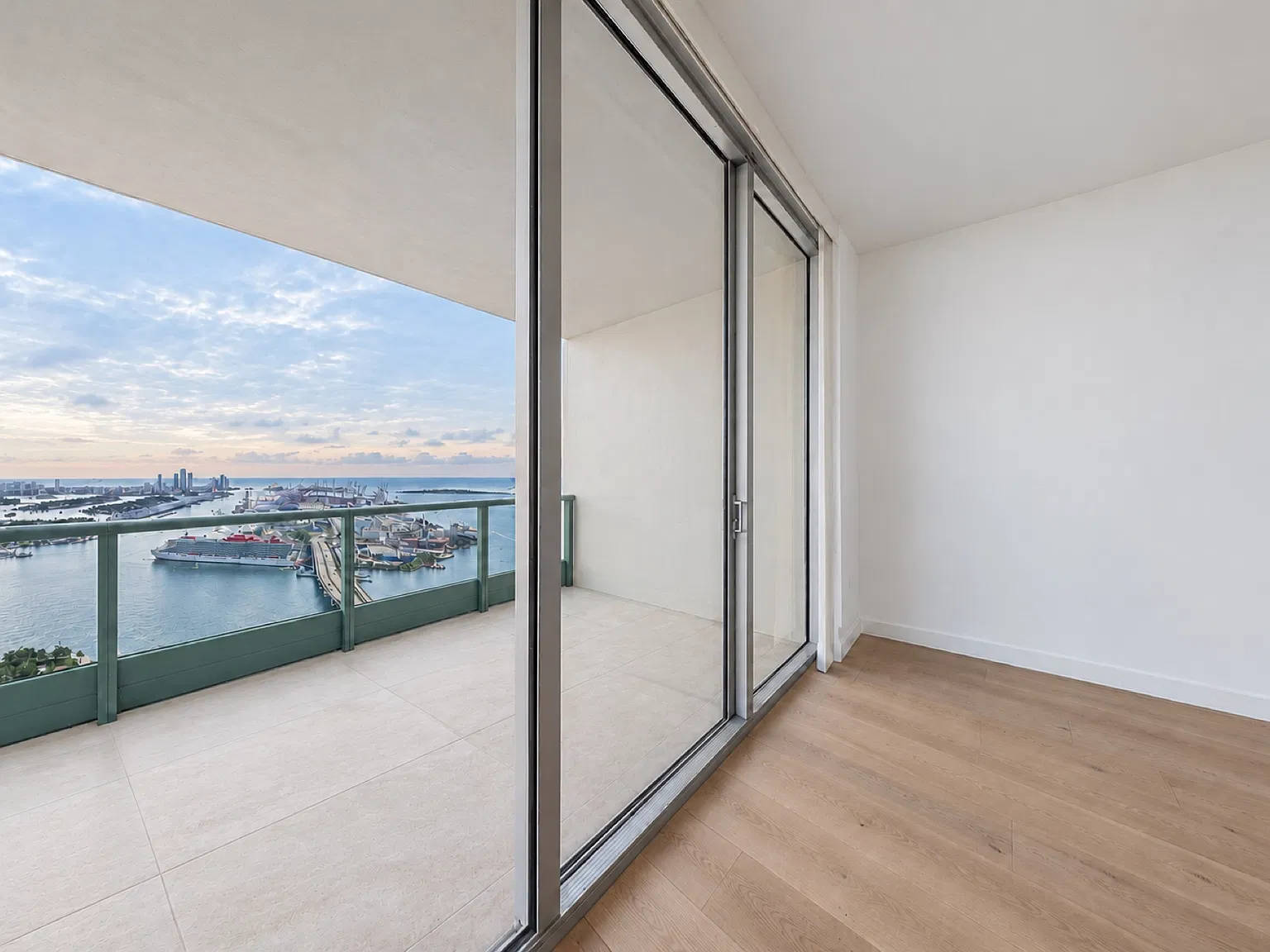 1 bed, 938 sqft, $4,250 — Photo 3
