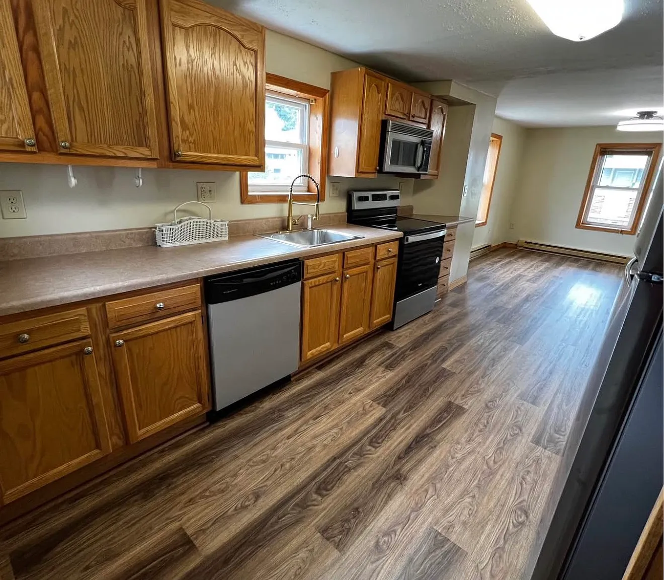 2 bed, 700 sqft, $1,400 — Photo 2