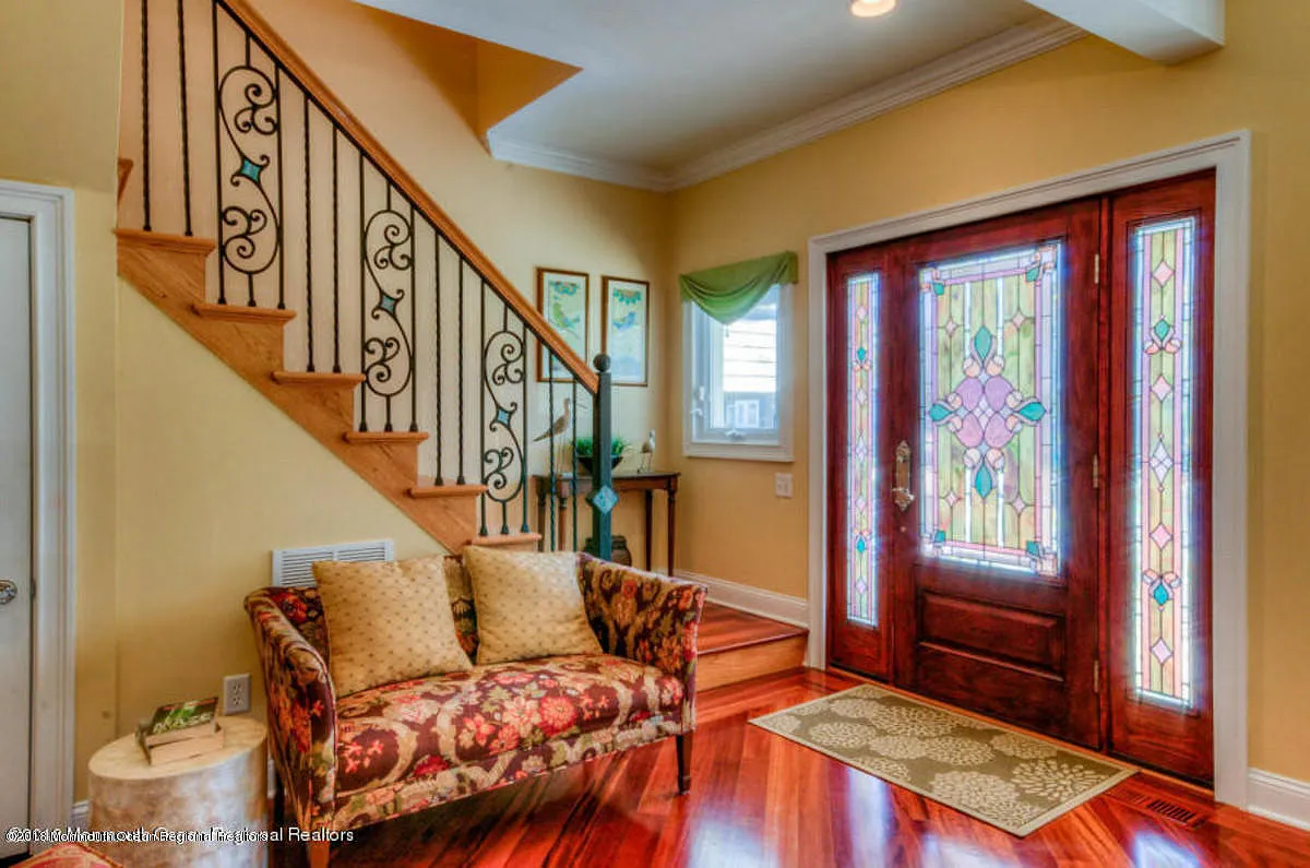 7 bed, 4.5 bath, 2974 sqft, $9,700 — Photo 4
