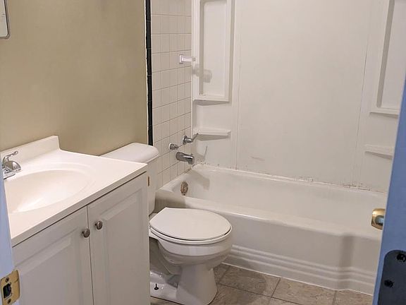 4th image of 1809 E 48th St #1809
