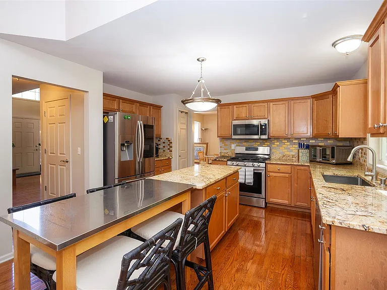 3481 Castlewood Ct — Photo 29