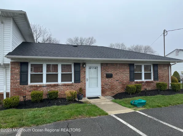 5 Montana Court, Matawan, NJ 07747