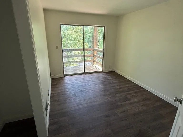 805 Basil Rd — Photo 13