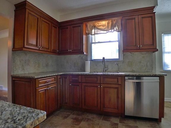 5th image of 3874 Meadowbrook Blvd